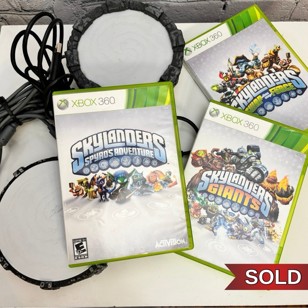 3 SKYLANDERS Games with 2 portals, Xbox 360